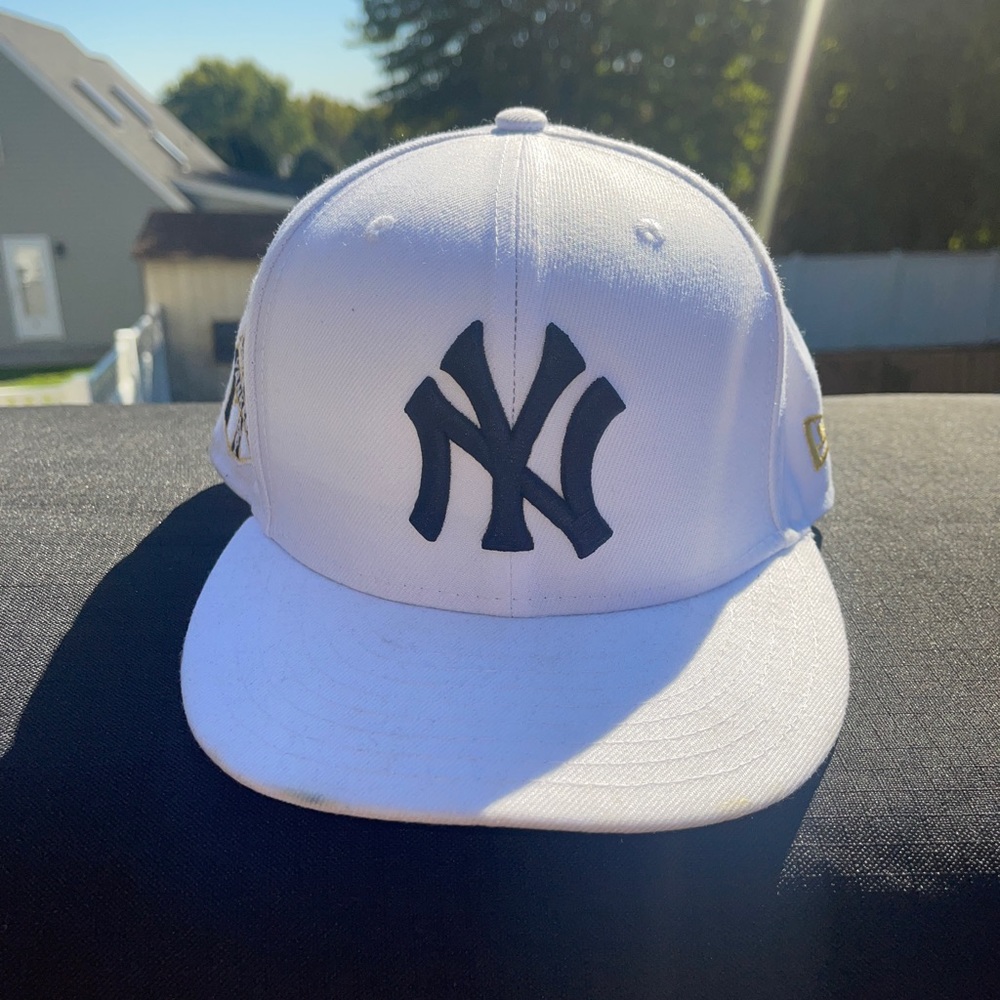 Just selling the white fitted on this listing! Great use for streetwear!!